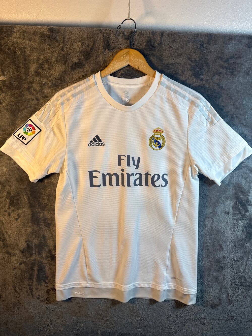 2015/16 Real Madrid Home Jersey (Replica/Climacool variant) Men’s Medium White